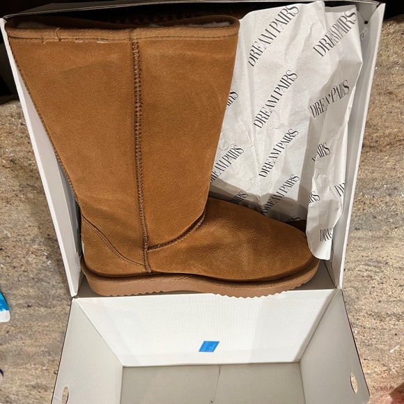 Dream Pairs Ugg like boots - Picture 1 of 4